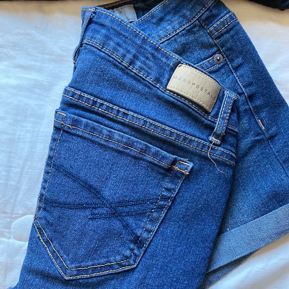 Shorts from Aeropostale and top from Aeropostale - Picture 5 of 6